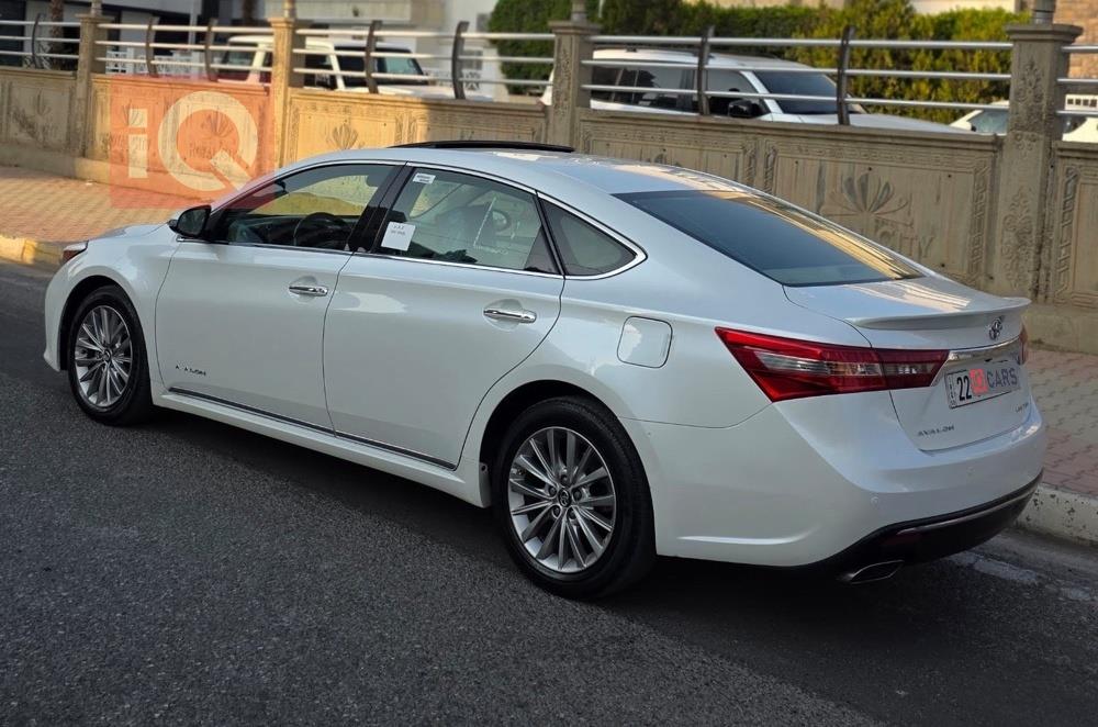 تويوتا أفالون